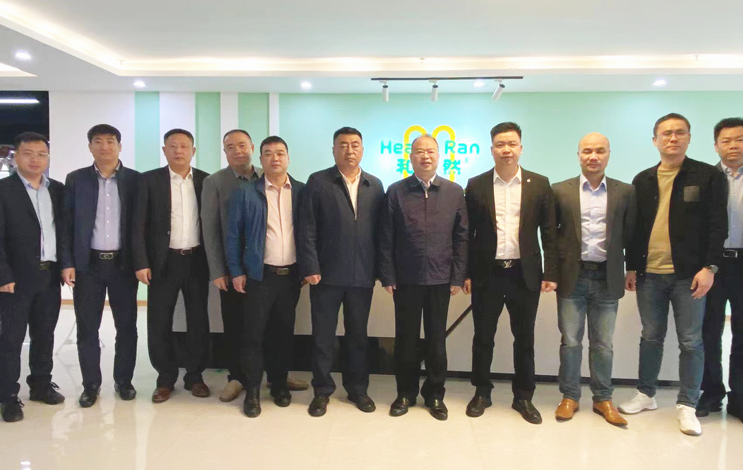 易天然医疗新闻----于都县政府领导一行五人来我公司考察参观